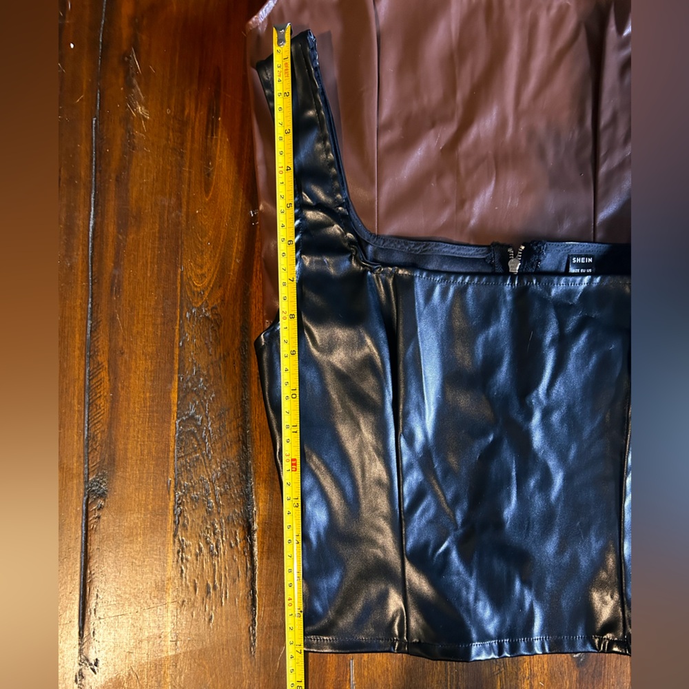 Set of 2 Vegan Leather Zipper Crop Tanks - Picture 9 of 9
